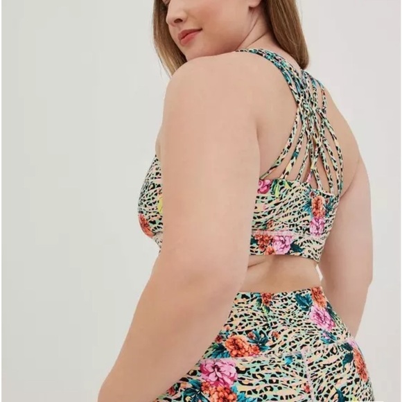 NWT Torrid Low-Impact Wireless Zip-Front Active Sports Bra 3X - Picture 3 of 8